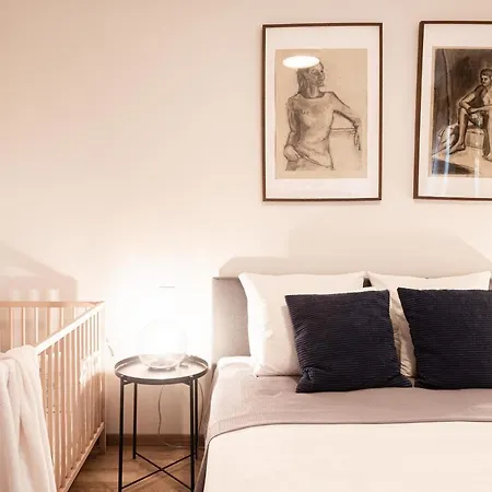 Modern apartman kerttel és medencével Apartamento Siófok