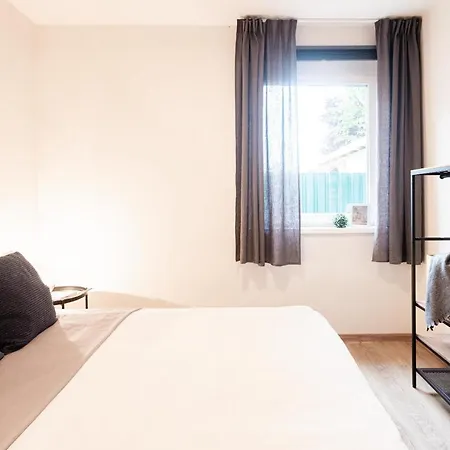 Modern apartman kerttel és medencével * Siófok