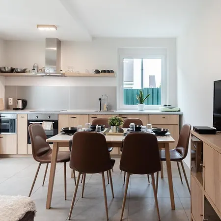 Apartamento Modern apartman kerttel és medencével